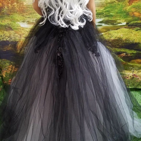 WILLOW Black/White Lace Tulle Corset Wedding Gown - Picture 4 of 8